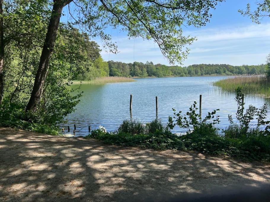 Villa Am See - Naehe Berlin Biesenthal Esterno foto